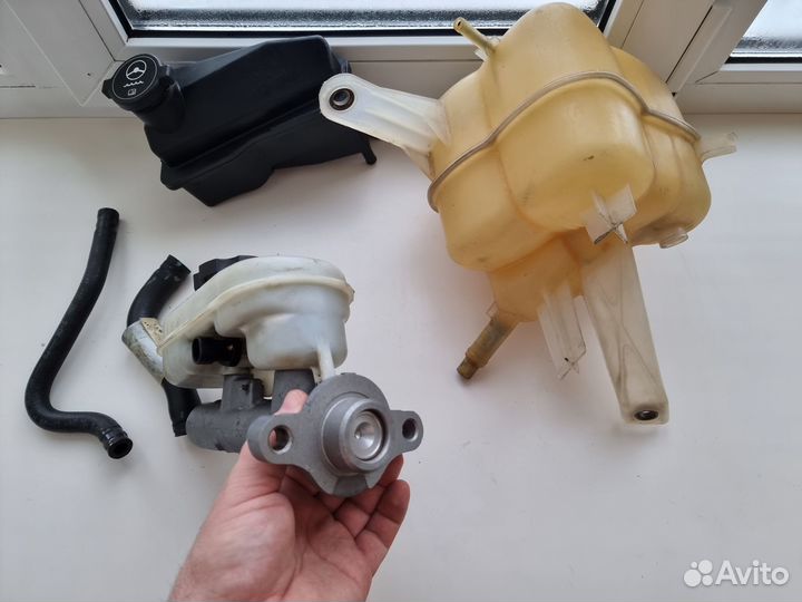 Кадилак срх бачок