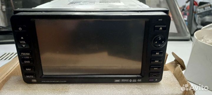 Магнитола на Toyota avensis