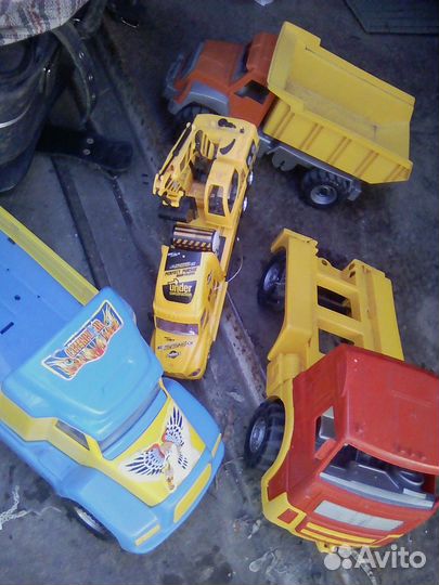 Детские кyклы и мaшинки