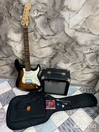 Электрогитара с комбиком Fender Squier