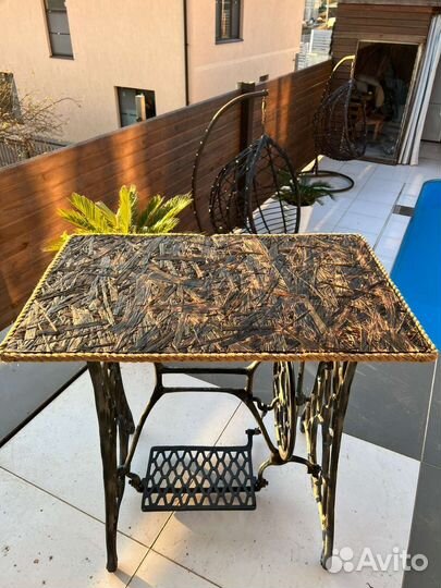 Стол на станине