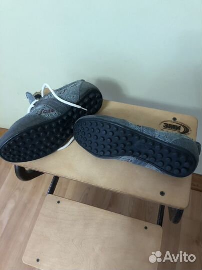 Бутсы новые 35 р-р