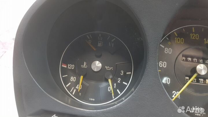 Приборная панель на Mercedes-Benz W116