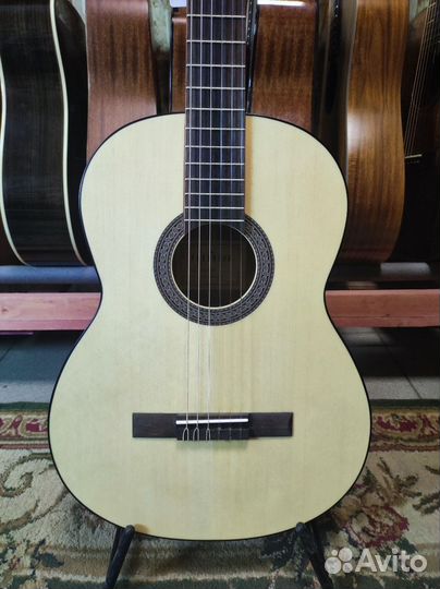 Классическая гитара Parkwood PC90 4/4 с чехлом