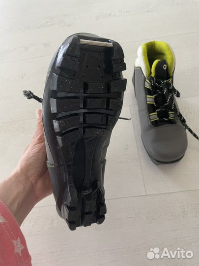 Лыжные ботинки