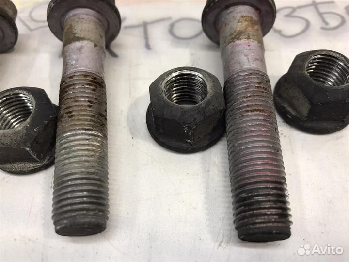 Болт крепления передней стойки Nissan Qashqai (J1