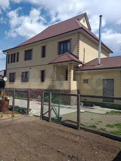 Коттедж 300 м² на участке 18 сот.