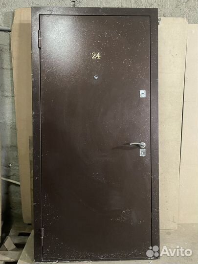 Двери хорошая состайание замки рабатает