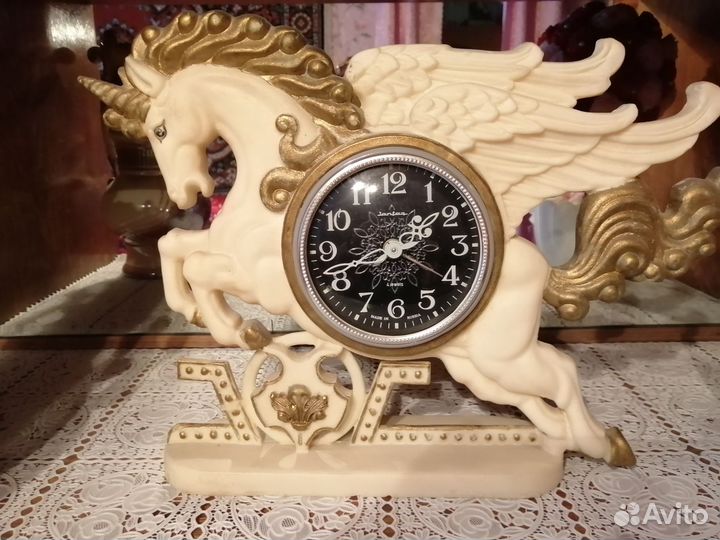 Часы(механические ) статуэтка