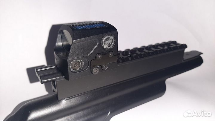 Коллиматорный прицел закрытого типа Nutrek 28x19