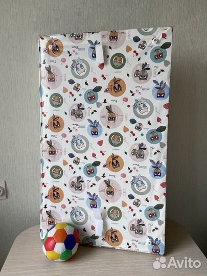 Пеленальная доска на кроватку