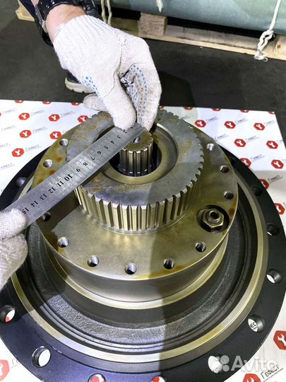 Мотор хода Hyundai R300LC-9S