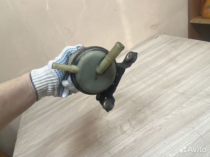 Бачок гидроусилителя Nissan Avenir W11 (1998—2005)