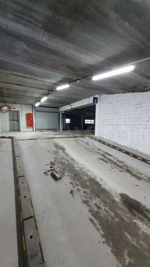 Машиноместо, 18 м²