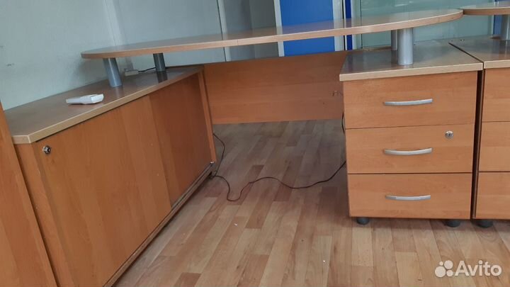 Стол офисный с тумбой