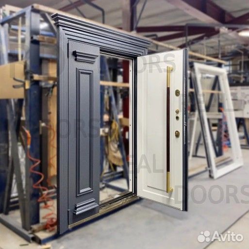 Классическая входная дверь с терморазрывом