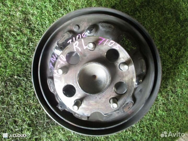 Ступица на toyota isis ZNM10G 1ZZ-FE