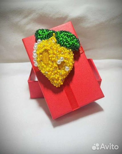 Броши из бисера