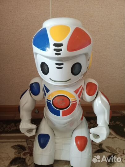 Игрушка робот