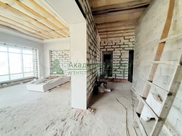 Дом 195,5 м² на участке 9,6 сот.