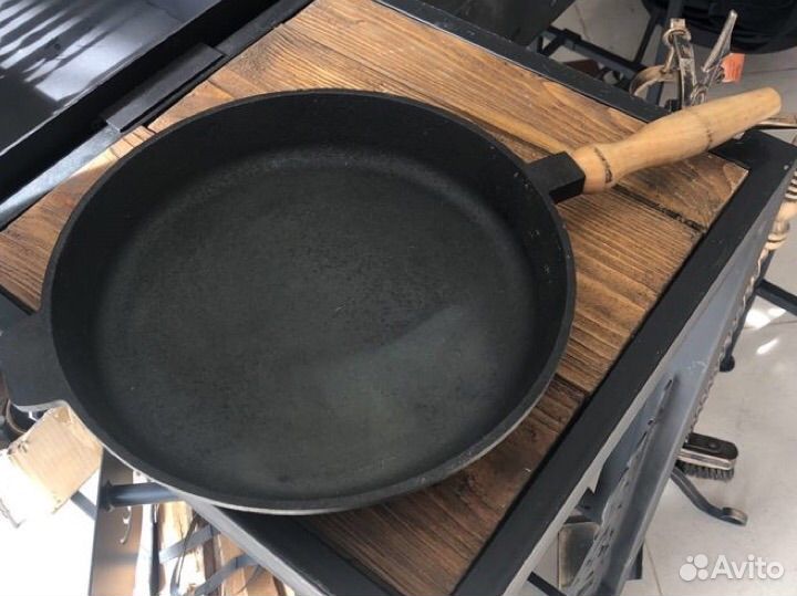 Узбекская чугунная сковорода 26х4 см
