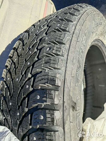 Nokian Tyres Hakkapeliitta 9 SUV 235/65 R17 108T