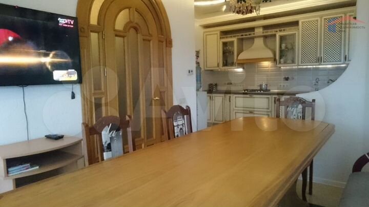 Дом 360 м² на участке 4 сот.