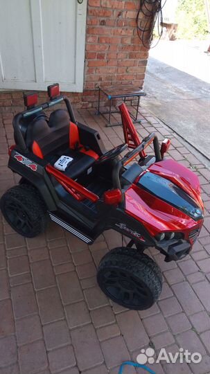 Детская машина на аккумуляторе с пультом