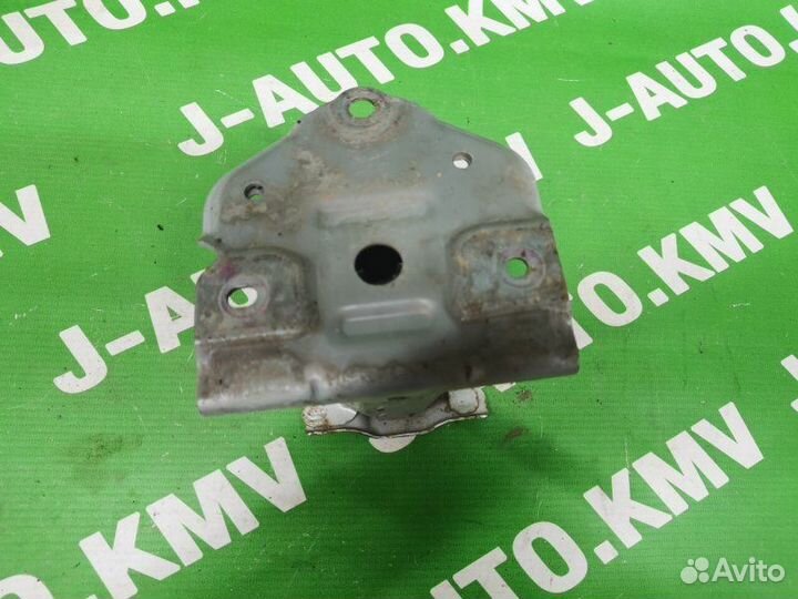 Кронштейн бампера задний Toyota Corolla E140