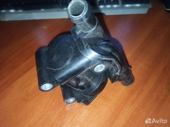 Корпус термостата Ford Mondeo