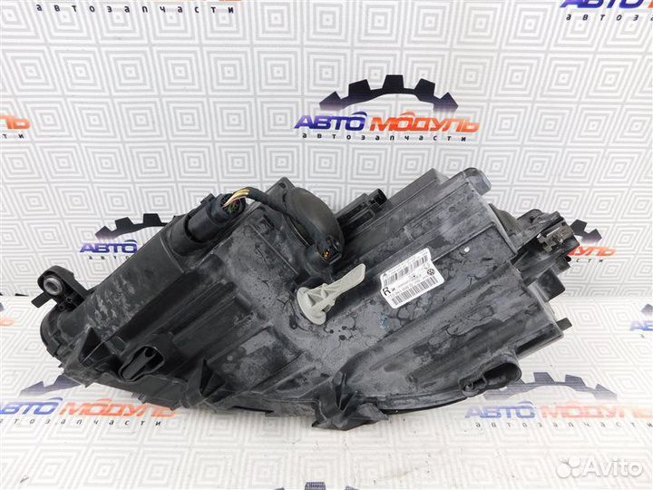 Фара правая Volkswagen Touran 1T3