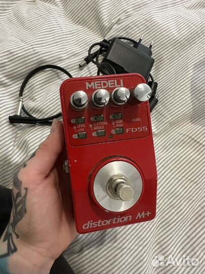 Педаль эффектов (дисторшн) для электрогитары