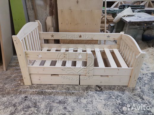 Кровать с ящиками