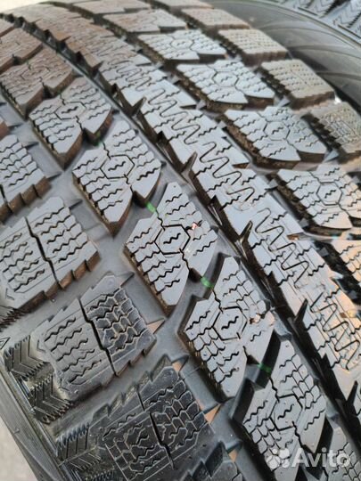 Toyo Observe GSi-5 275/40 R22 107Q