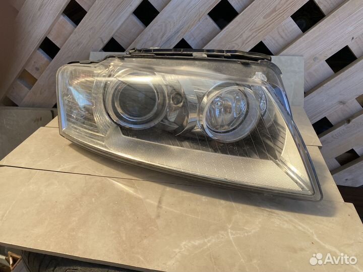 Фара передняя Ксенон Адаптив Audi A8 D3 2008г