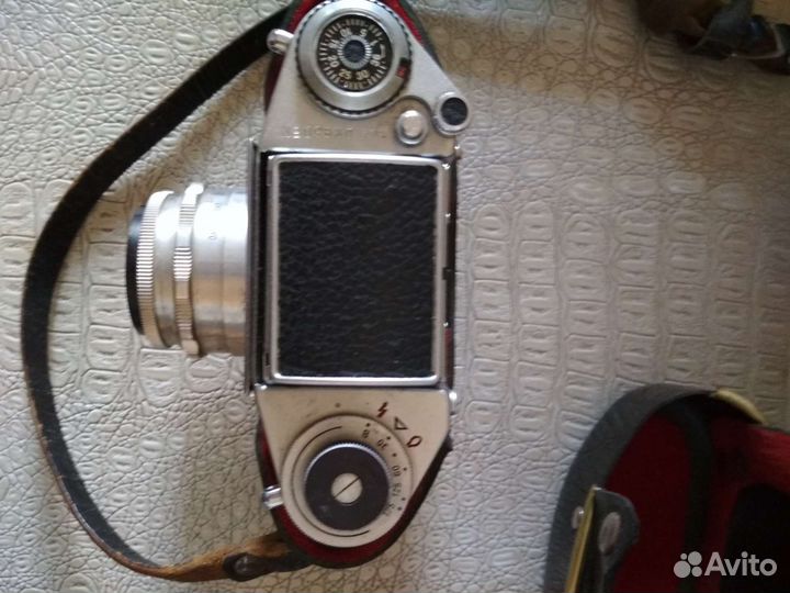 Зеркальный фотоаппарат EXA 1A