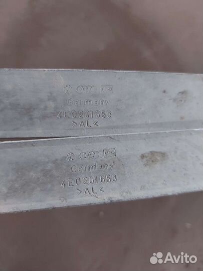 Крепление бензобака Audi A8 D3