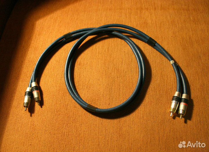 Кабели межблочные rca Monster Cable, Luxman