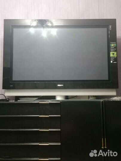 Телевизор бу Philips Cineos