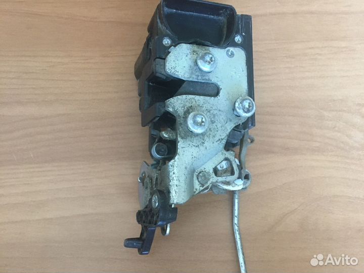 Замок двери задней правой Chevrolet Aveo