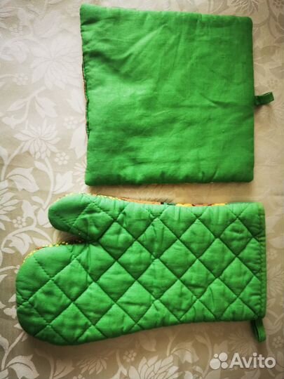 Прихватка и варежка для кухни. Передники кухонные