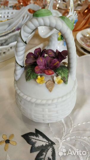 Шкатулка в форме корзинки с цветами