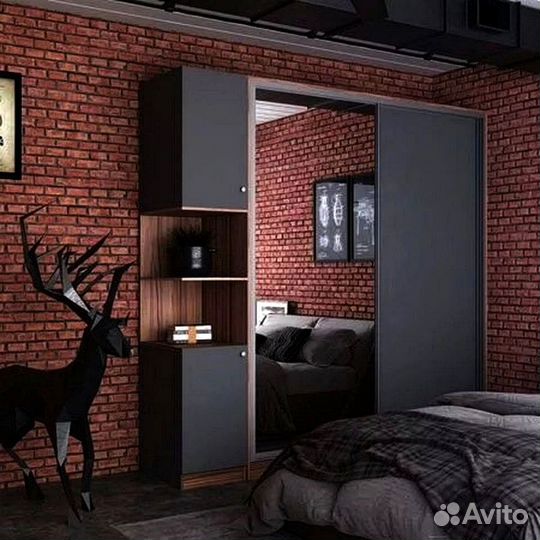 Шкаф купе с зеркальными дверцами