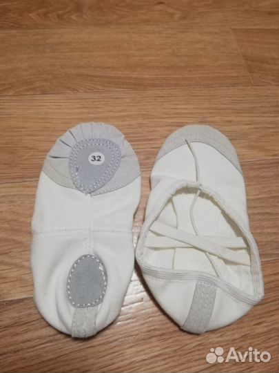 Гимнастический костюм, балетки концертные