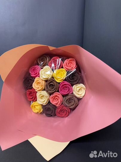 Букет - 19 роз из Бельгийского Шоколада
