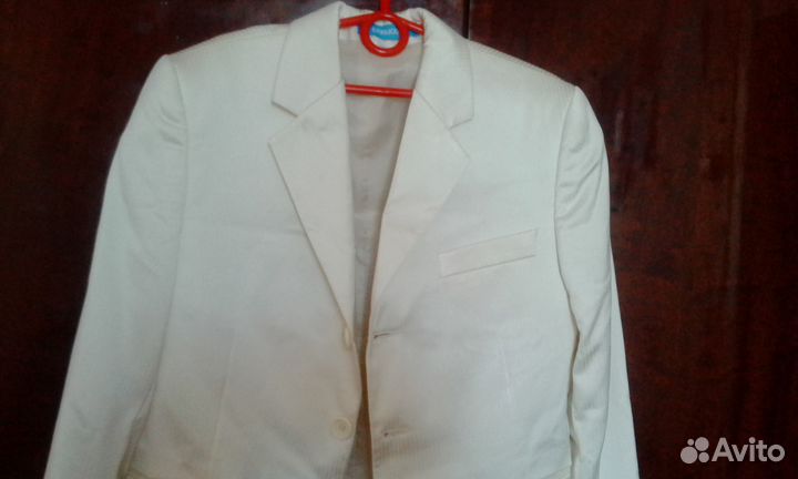 Костюм бежевый