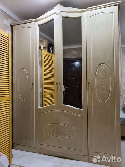 Спальный гарнитур