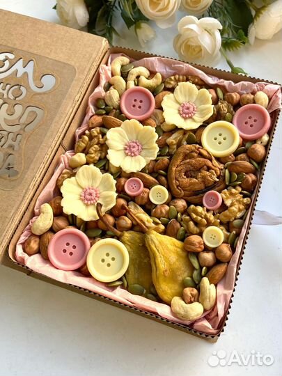 Наборы с орехами и сухофруктами ко дню матери