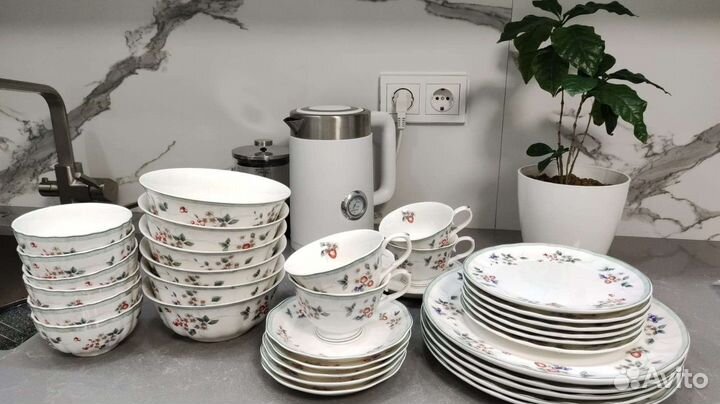 Набор столовой посуды на 6 персон