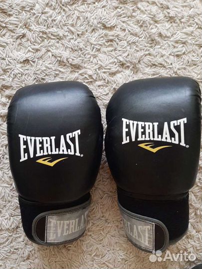 Боксерские перчатки Everlast 14 oz